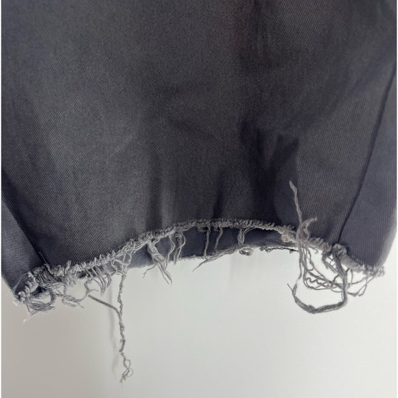 ASOS DESIGN SKINNY SHORTS DISTRESSED GRAY RAW HEM SIZE 34 - Picture 4 of 10